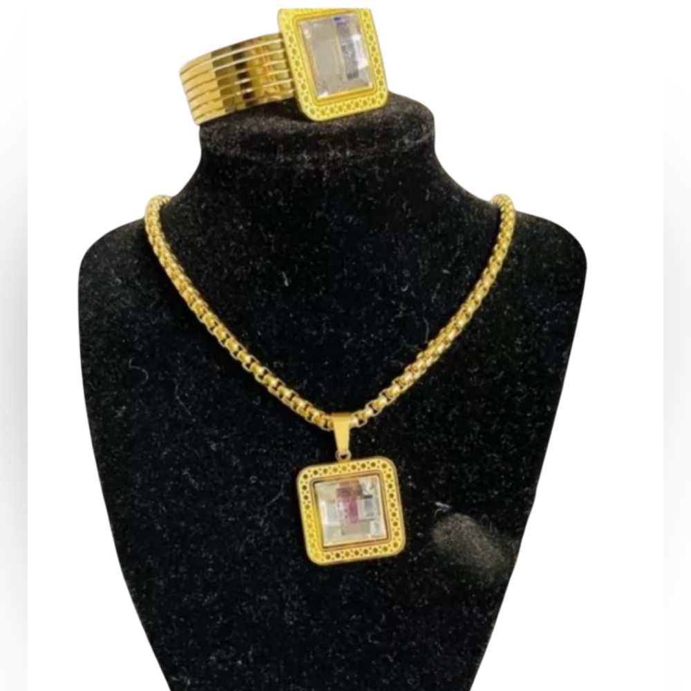 FASHION JEWELRY NECKLACE BRACELET EARRINGS SET WOMEN GOLD COLOR STAINLESS STEEL - Picture 6 of 8